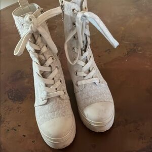Stylish White High-Top Women's Shoes